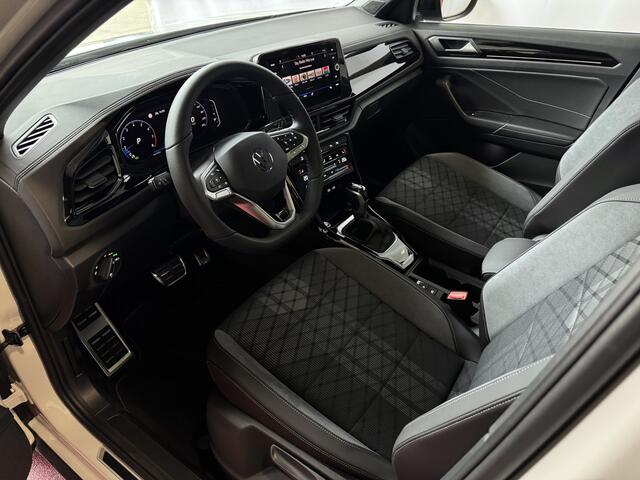 Volkswagen T-Roc 1.5 TSI 150PK R-LINE PANORAMA ? NIEUWE AUTO ? BLACKLINE EVO IQ LIGHT ALCANTARA ELEK.KLEP CARPLAY STOEL/STUUR VERW. 19"LMV VIR.COCKPIT 06/2025 SCHUIFDAK "Volkswagen rijden begint bij Topautos.nl - 75 topmodellen direct op voorraad!"