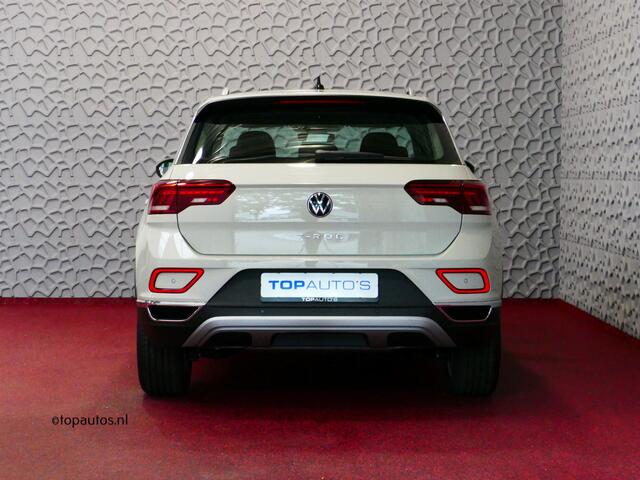 Volkswagen T-Roc 1.5 TSI 150PK STYLE PLUS ALCANTARA IQ. ELEK.KLEP ADAP.CRUISE VIR.COCKPIT CAMERA STOEL/STUUR VERW. 17''LMV 06/2024