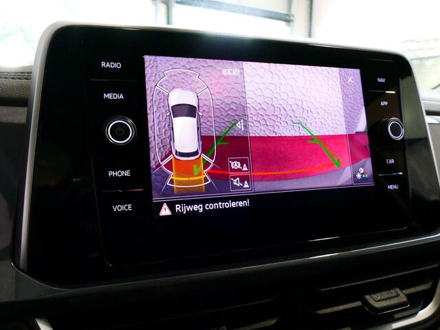 Volkswagen T-Roc 1.5 TSI 150PK STYLE PLUS ALCANTARA IQ. ELEK.KLEP ADAP.CRUISE VIR.COCKPIT CAMERA STOEL/STUUR VERW. 17''LMV 06/2024