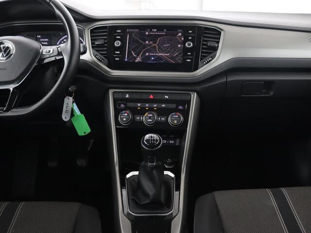 Volkswagen T-Roc 1.0 TSI Style | Camera | Carplay | Climate control | Full LED | Navigatie | Adaptive cruise | Parkeerhulp | 18'' | Bluetooth