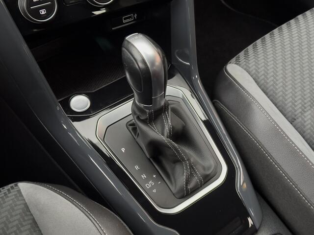 Volkswagen T-Roc 1.5 TSI ACTIE! BETAAL NU 50% 11450 50/50 DEAL DE REST IN 2JR RENTEVRIJ FINANCIEREN