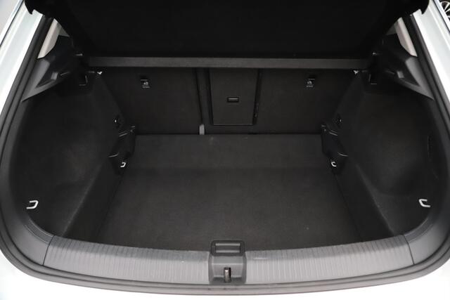 Volkswagen T-Roc 1.5 TSI Style 150PK Automaat Trekhaak Carplay/AndroidNavigatie Achteruitrijcamera Airco Adaptive Cruise Control Lane Assist