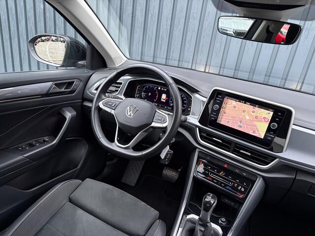 Volkswagen T-Roc 1.5 TSI Life Edition | IQ Light | Trekhaak afnb. | Navi | Stoelverw. | Prijs Rijklaar!!
