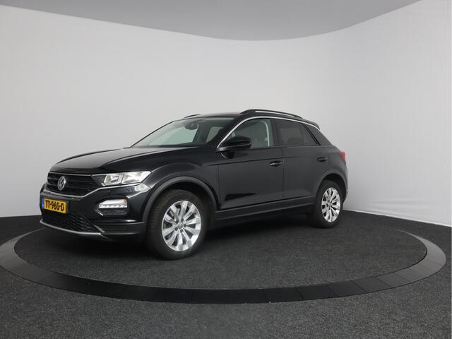 Volkswagen T-Roc 1.5 TSI Sport | Trekhaak | Stoel verwarmd | Stuur verwarmd |