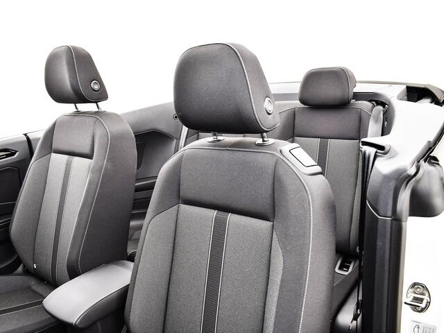 Volkswagen T-Roc Cabrio Style 1.0 115 pk Cabriolet 6 versn. Hand · Black style pakket · Comfort pakket · Multimedia pakket ·