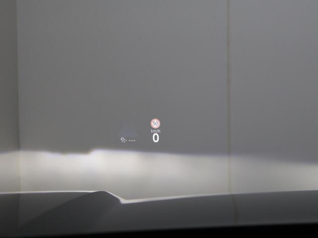 Volkswagen T-Roc R-Line First Edition 1.5 eTSI 110 kW / 150 PK DSG | Black Style | Elektr. achterklap | Assistance pakket | Multimedia pakket | LED Matrix |