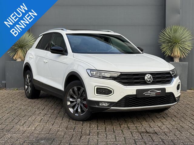Volkswagen T-Roc 1.5 TSI Sport Pano Virtual Automaat Black style