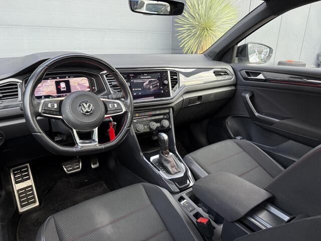 Volkswagen T-Roc 1.5 TSI Sport Pano Virtual Automaat Black style