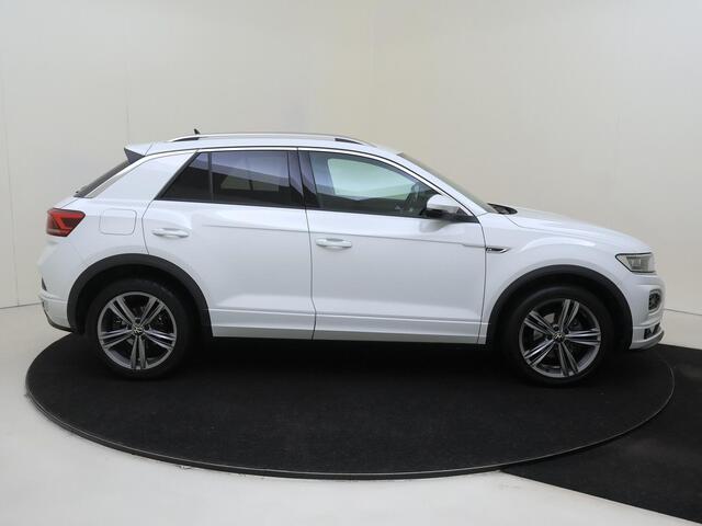 Volkswagen T-Roc 1.5 TSI Sport Business R | Achteruitrijcamera | Navigatie | Digital cockpit Pro | CarPlay | Adaptieve cruise control | Elektrisch inklapbare buitenspiegels | LED verlichting |