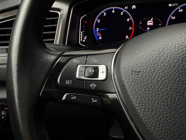 Volkswagen T-Roc 1.0 TSI Sport Trekhaak Stoelverwarming Carplay Camera Digitaaldashboard