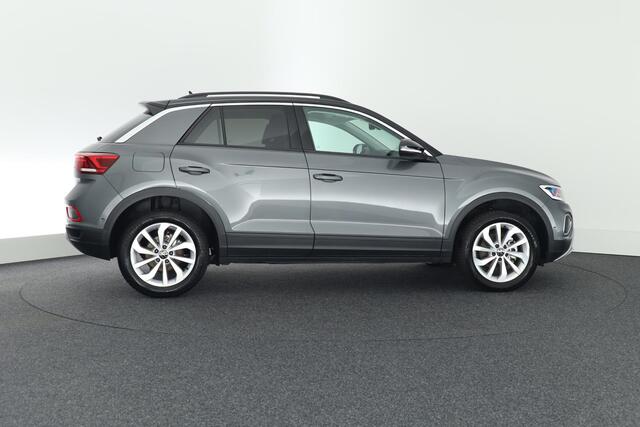 Volkswagen T-Roc 1.5 TSI 150pk DSG Life Edition Stoelverwarming Camera Keyless Led Navigatie
