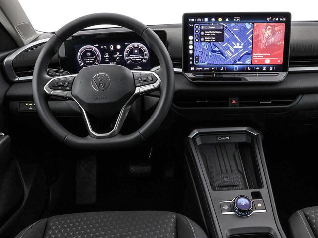 Volkswagen T-Roc Life First Edition 1.5 eTSI 116 PK 7 verns. DSG · Comfort pakket · Achteruitrijcamera · Draadloze telefoonlader ·