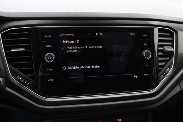 Volkswagen T-Roc 1.5 TSI Sport / Trekhaak / Panoramadak / Virtual Cockpit / CarPlay / 17'' / LED Koplampen / DAB / ACC