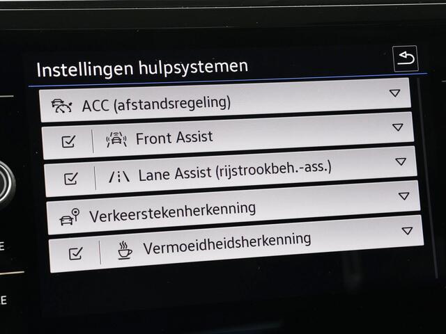 Volkswagen T-Roc 1.0TSI/110PK Life Business · Navigatie · Apple/Android · Stoelverwarming · Garantie tot april 2027 of 100000km.