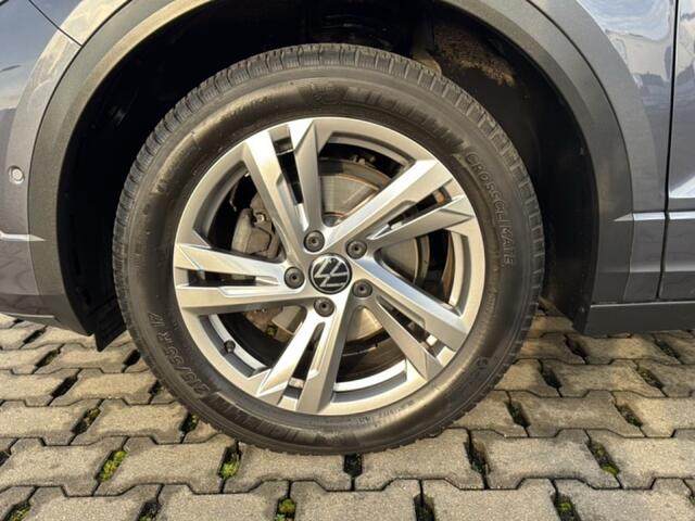 Volkswagen T-Roc 1.5 TSI DSG R-LINE TREKHAAK/ACC/NAVI/CARPLAY/STOEL+STUURVERW./PDC/DAB