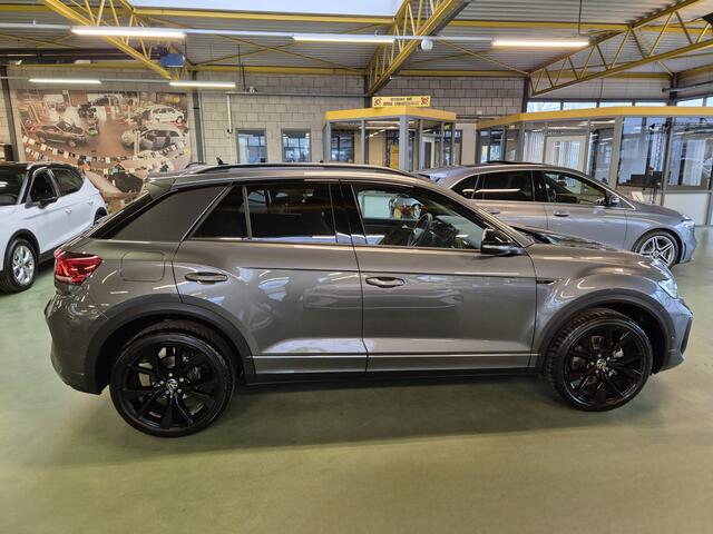 Volkswagen T-Roc 1.5 TSI R-Line -150pk- Automaat | Panorama dak | IQ LED | Camera | Elec. Achterklep | Rijklaarprijs