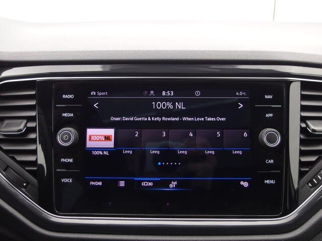 Volkswagen T-Roc 1.5 TSI Sport Business R-LINE AUTOMAAT / PANORAMADAK / SFEER / KEYLESS / STOELVERW / FULL LED / CAMERA / CARPLAY / NL-AUTO