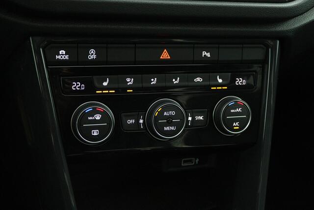 Volkswagen T-Roc 1.5 TSI Sport | Panoramadak | Elektrische kofferklep | Trekhaak