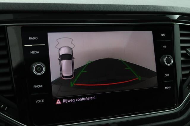 Volkswagen T-Roc 1.5 TSI Sport | Panoramadak | Elektrische kofferklep | Trekhaak