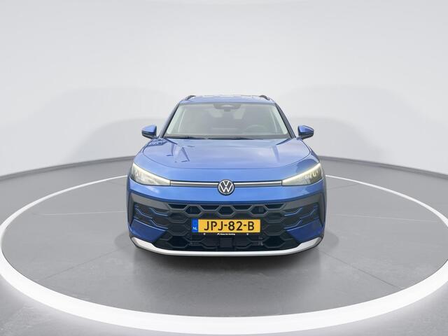Volkswagen T-Roc 1.5 eTsi Life First Edition 7 versn. DSG · Comfort pakket · Achteruitrijcamera · Draadloze telefoonlader