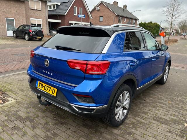 Volkswagen T-Roc 1.0 TSI STYLE / NAVI / CARPLAY / ADAP. CRUISE / TREKHAAK AFN. / CAMERA