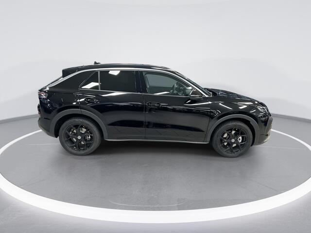 Volkswagen T-Roc Life First Edition 1.5 eTSI 116 PK 7 versn. DSG · Comfort pakket · Achteruitrijcamera · Draadloze telefoonlader · All season banden · 18" LM Velgen