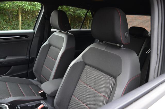 Volkswagen T-Roc 1.5 TSI Sport Automaat/Navi/Ecc/Pdc/Virtueel-Dashboard/Privacy-Glass/19-Inch Lmv/Cr-Controle