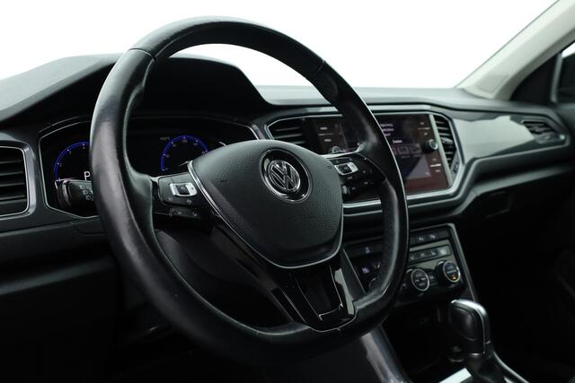 Volkswagen T-Roc 1.5 TSI 150 PK Sport (DSG) | Dig. Cockpit | Nav + Appconnect | Trekhaak | Adapt. Cruise | Stoelverw. | LED | PDC | ACC V