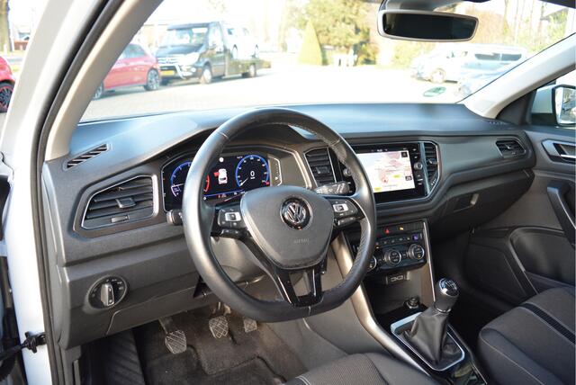 Volkswagen T-Roc 1.0 TSI Style Business | Digi. Dash | PDC | Camera | Orig. NL | NAP |