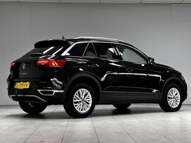 Volkswagen T-Roc 1.5 TSI Style Business /AUTOMAAT! /Trekhaak /Camera /Apple + Android /DAB+! /Lane Assist /Navi /Climat /Adaptief Cruise /Elek. pakket /Isofix /Armsteun /16"LMV /PDC /LED Dagrijverl.