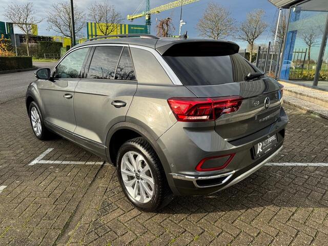 Volkswagen T-Roc 1.5 TSI Style | DSG | 150pk | Trekhaak | ACC | App Conn. | Virt. diplay | Mooi!