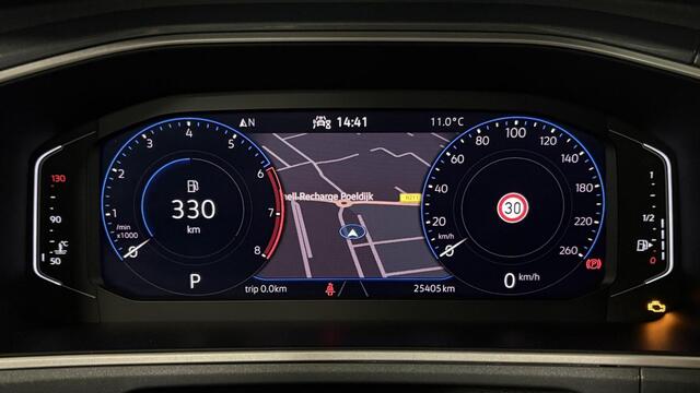 Volkswagen T-Roc 1.5 TSI Life Business | Pano dak | Key Less| Virtual cockpit