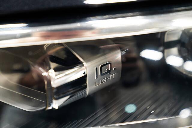 Volkswagen T-Roc 1.5 TSI R-Line PANO*T.HAAK*CAMERA*IQ-LIGHT*MASSAGE