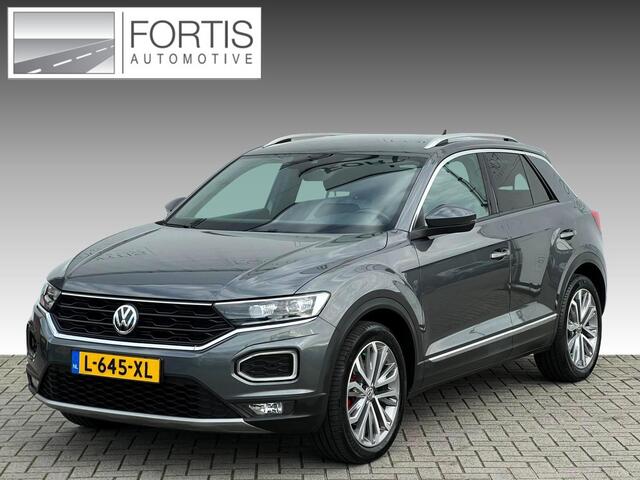 Volkswagen T-Roc 1.5 TSI Sport Business R CAMERA | TREKHAAK | NETTE AUTO | VIRTUAL COCKPIT |