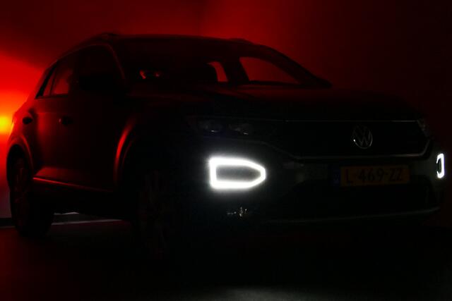 Volkswagen T-Roc 1.5 150Pk TSI Sport. Virt Cockpit, Camera, Elek Klep, Stoel&StuurVerw, Haak 1500kg