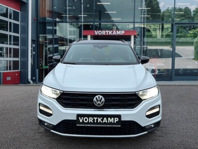 Volkswagen T-Roc 1.5 TSI SPORT PANO/CAMERA/ACC/STOELVERW./NAVI