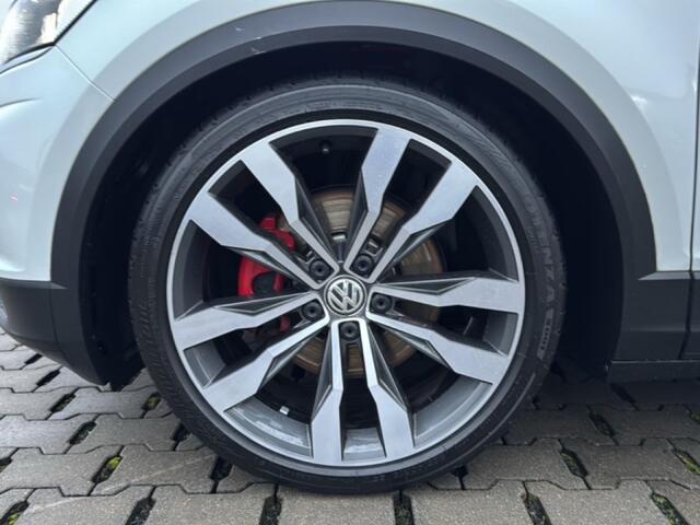 Volkswagen T-Roc 1.5 TSI SPORT PANO/CAMERA/ACC/STOELVERW./NAVI