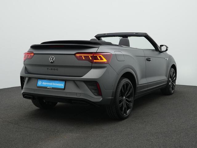 Volkswagen T-Roc Cabriolet 1.5 TSI 150 pk DSG R-Line Edition Grey | Trekhaak | Leder | Navigatie Discover Pro | Beats | Adaptief onderstel | IQ Light | Stuur-/stoelverwarming