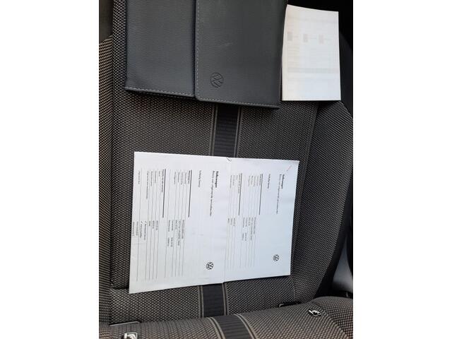 Volkswagen T-Roc Cabrio 1.0 TSI Style Navigatie, 19" velgen. Cabrio