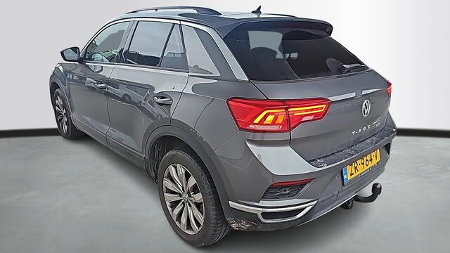 Volkswagen T-Roc 1.0 TSI Style Executive | Navi | Privacy Glass | 17" velgen | Trekhaak |