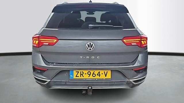 Volkswagen T-Roc 1.0 TSI Style Executive | Navi | Privacy Glass | 17" velgen | Trekhaak |