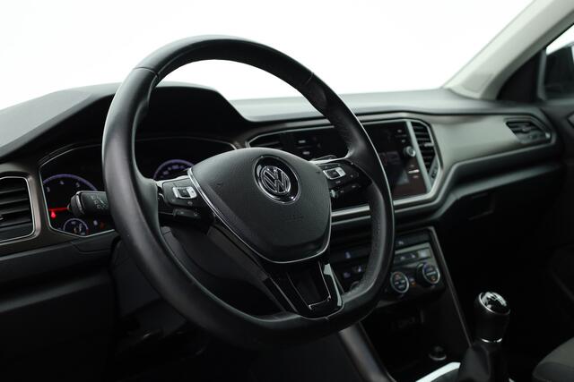 Volkswagen T-Roc 1.0 TSI Sport | Trekhaak | CarPlay | Adapt. Cruise | LED | Camera | Stoelverw. | PDC V+A | Navi