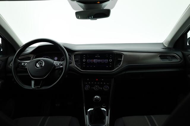 Volkswagen T-Roc 1.0 TSI Sport | Trekhaak | CarPlay | Adapt. Cruise | LED | Camera | Stoelverw. | PDC V+A | Navi