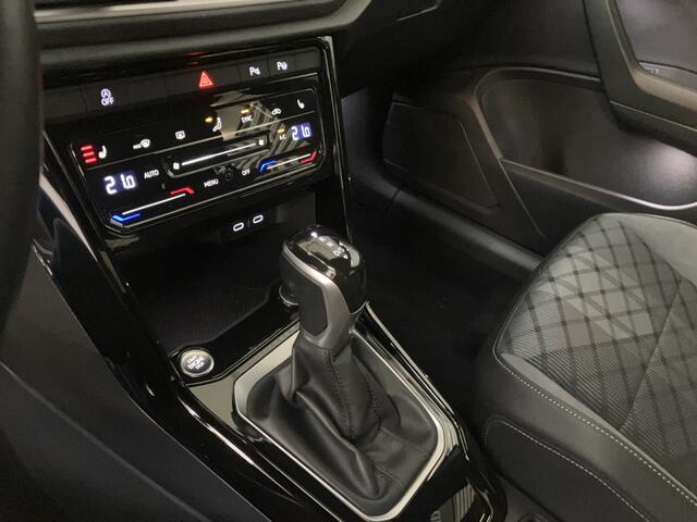 Volkswagen T-Roc 1.5 TSI R-LINE BLACK STYLE/IQ LIGHT/IQ DRIVE/EL A KLEP/ENZ