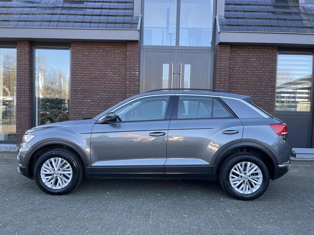 Volkswagen T-Roc 1.5 TSI Style ADAPTIVE CRUISE CONTROL | CAMERA | TREKHAAK | LED | APPLE/ANDROID CARPLAY