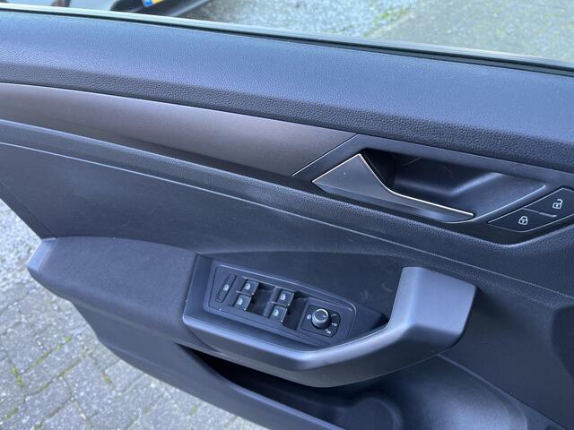 Volkswagen T-Roc 1.5 TSI Style ADAPTIVE CRUISE CONTROL | CAMERA | TREKHAAK | LED | APPLE/ANDROID CARPLAY