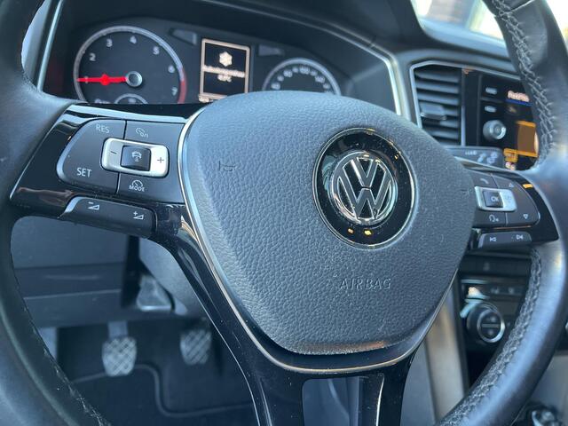 Volkswagen T-Roc 1.5 TSI Style ADAPTIVE CRUISE CONTROL | CAMERA | TREKHAAK | LED | APPLE/ANDROID CARPLAY