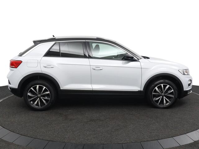 Volkswagen T-Roc 1.5 TSI Style Business Trekhaak | BTW | Rijklaarprijs!