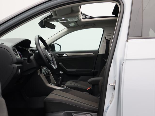 Volkswagen T-Roc 1.0 TSI Style Business/ camera/ schuifdak/ zeer mooi!