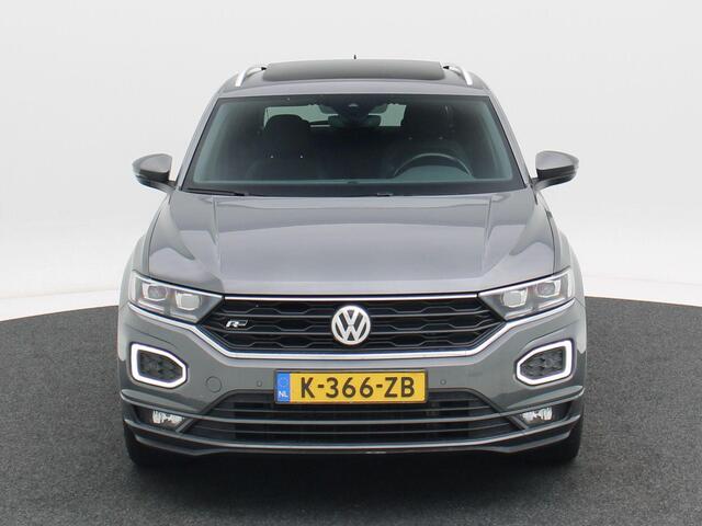 Volkswagen T-Roc 1.5 TSi 150 Pk Automaat Sport Business R-Line | Panoramadak | Adaptive Cruise | Climate Control | Stoelverwarming | Parkeersensoren | Bluetooth | Trekhaak | Navigatie | 19 Inch | 67.919 Km!!